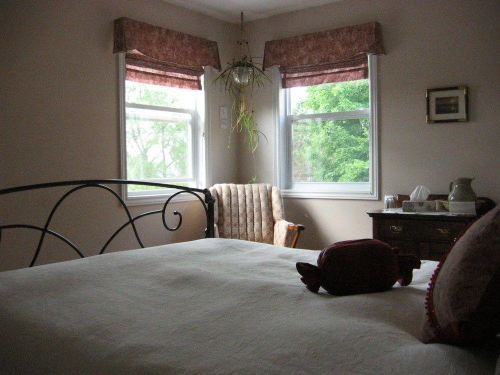 Tulips And Thistle B&B Truro Luaran gambar