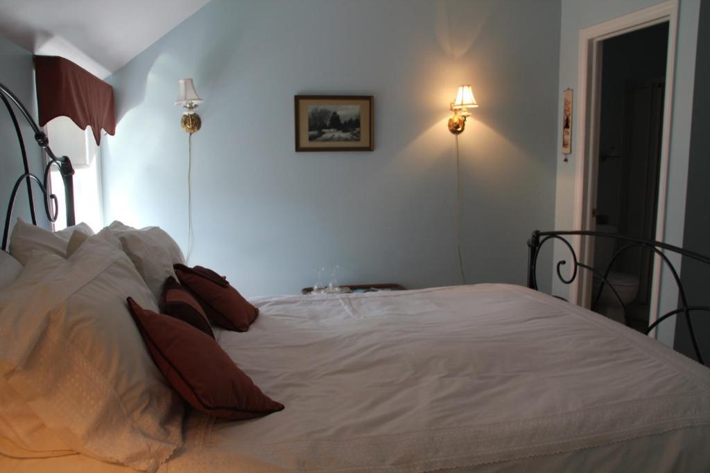 Tulips And Thistle B&B Truro Bilik gambar