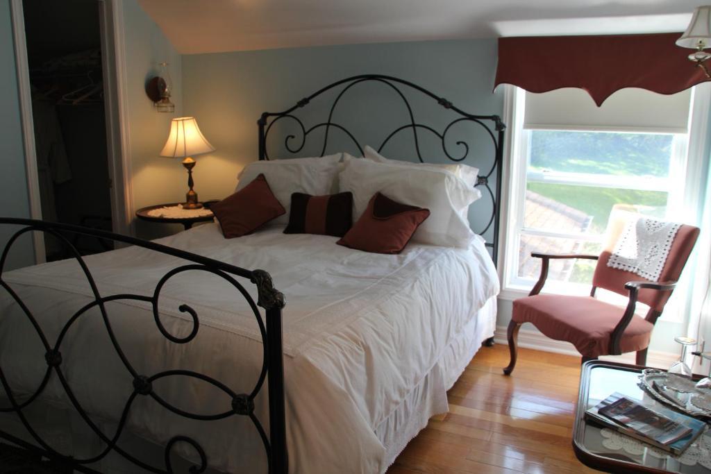 Tulips And Thistle B&B Truro Bilik gambar